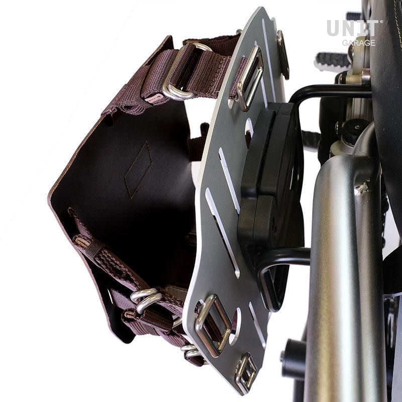 BMW R nineT 1200 Urban G/S (niedriger Auspuff) [2017-2023] - Aluminium-Taschenhalter mit verstellbarer Lederfront, Schnellkupplung und Rahmen