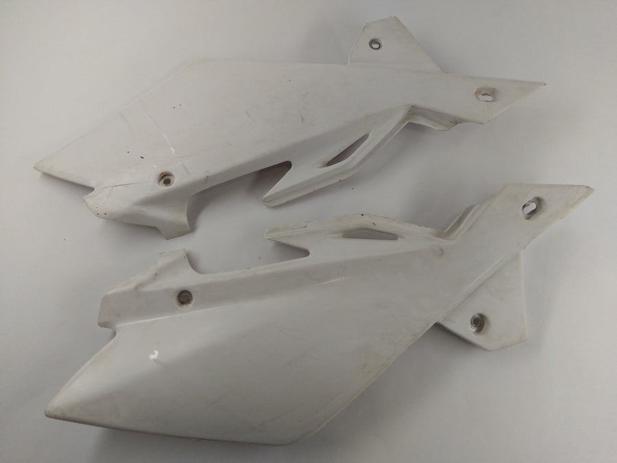 Husqvarna TE 450 H8 [2007] - Side panel left and right