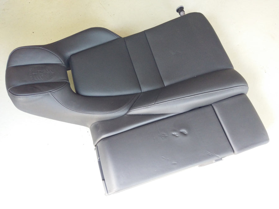 Porsche Panamera Turbo [2010] - Sitz hinten links Leder E-Verst Sitzheizung Lüftung mit Druckstellen