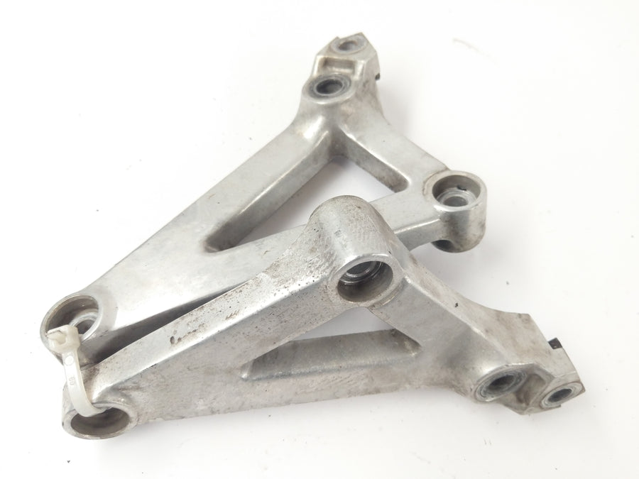 Honda CX 500 E PC06 [1982] - Footrest holder front