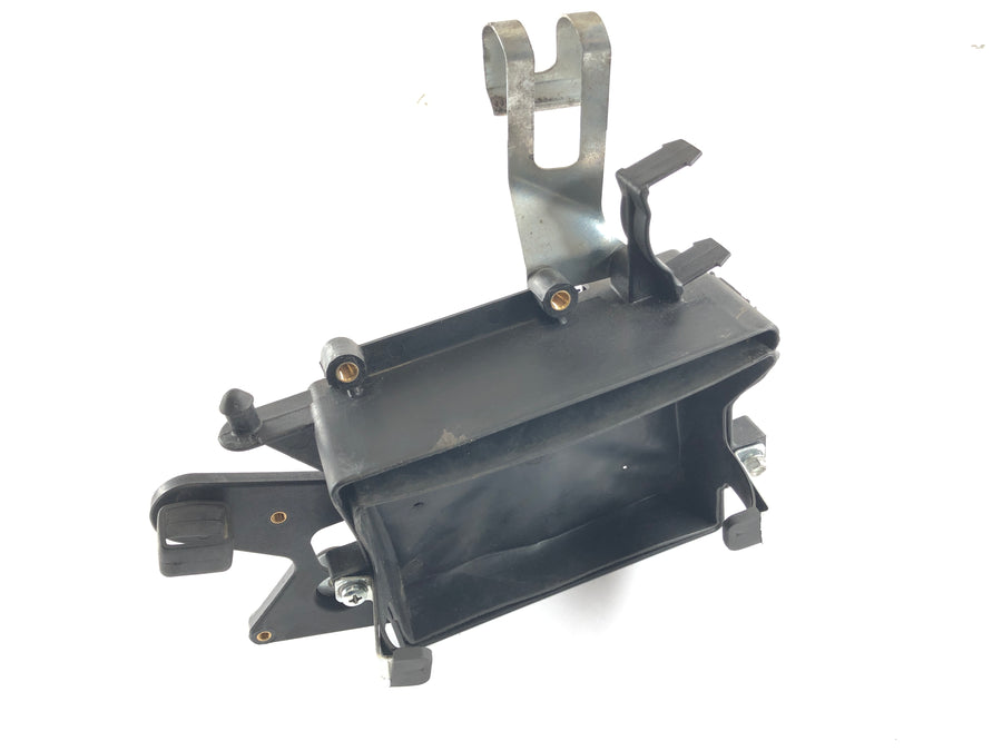 Ducati Multistrada 1000 DS [2003] - Battery compartment