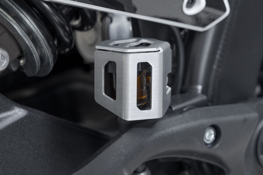 BMW F 800 GT [2020] - Brake fluid reservoir protection – picture 5