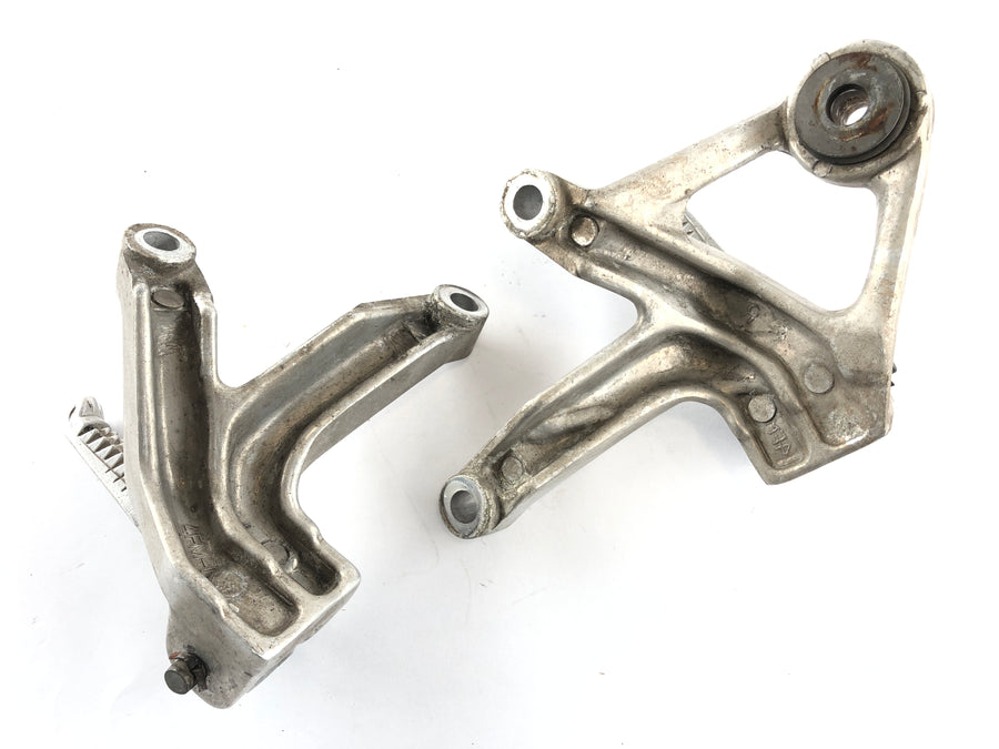 Yamaha YZF 750 R 4HN [1995] - Passenger footrests left and right