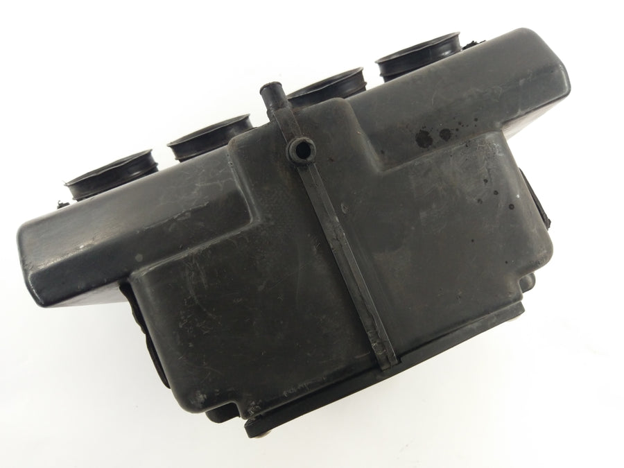 Suzuki GSXR 1100 GV73A [1992] - Airbox Air Filter Box