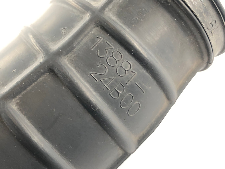 Suzuki LS 650 NP41B [1990] - Snorkel air filter box